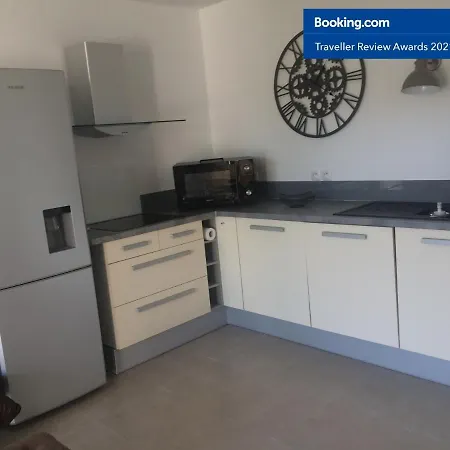 Appartement ô Garden 3 Pièces Au Calme, Cuisine équipée, Piscine, Parking, Terrasse, Jardin *